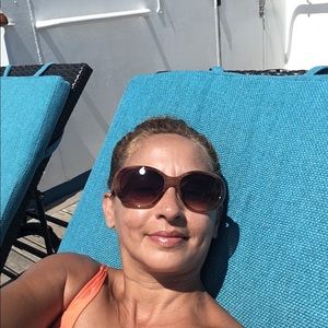 Meet your Posher, Ivonne